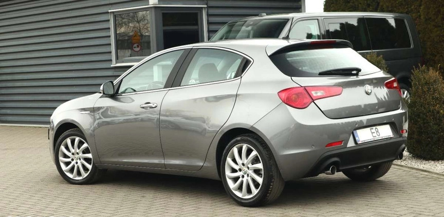 Alfa Romeo Giulietta cena 38900 przebieg: 106000, rok produkcji 2014 z Słupca małe 436